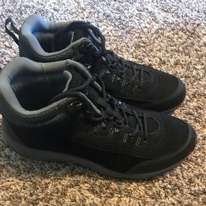 Vionic Black Sneakers Worn once 9.5